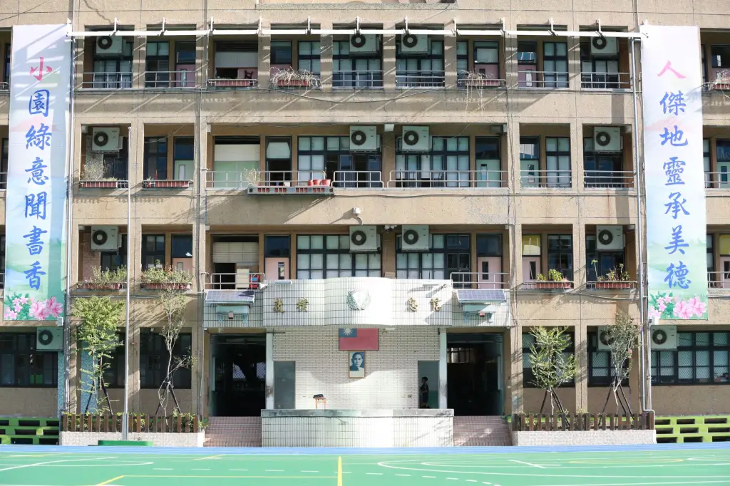2025年工业新材料技术突破及在智能制造中的应用前景