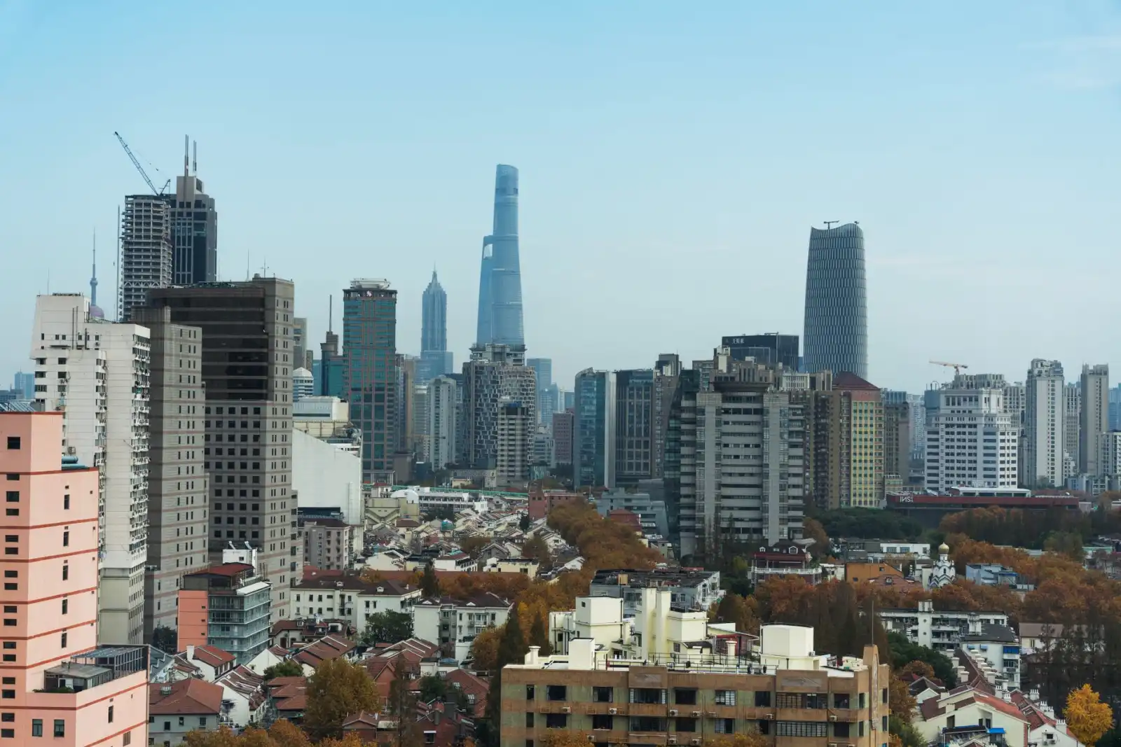 工业新材料在智能制造中的技术转化路径与案例分析